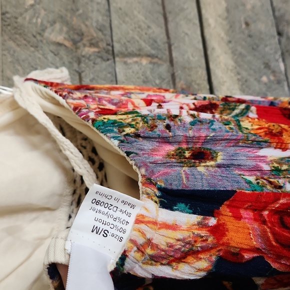 Yuriceli Co. maxi halter top dress size small/medium, beige and red roses - Picture 5 of 7